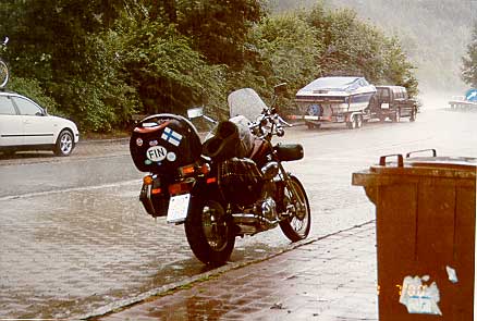 Sataa sataa ropisee